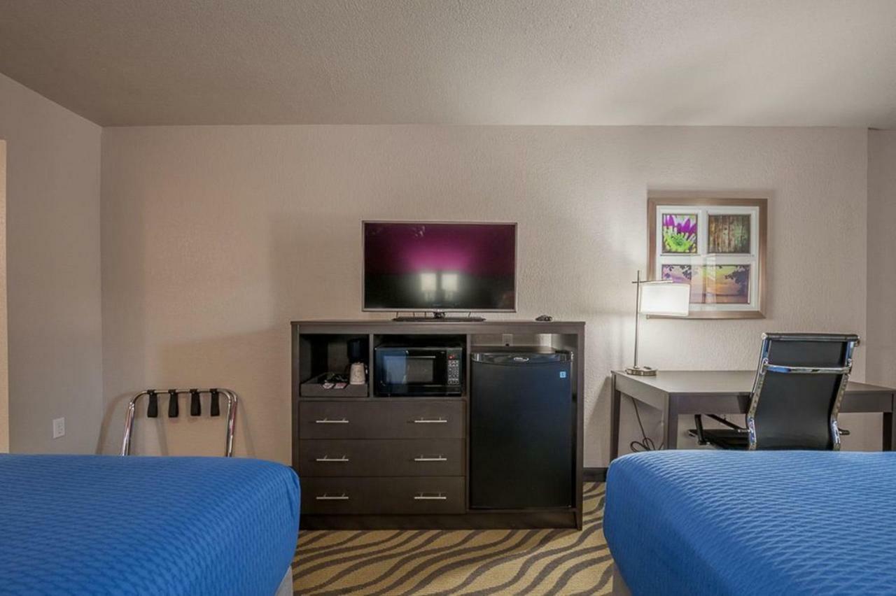 Stratford House Inn Эдмонд Экстерьер фото